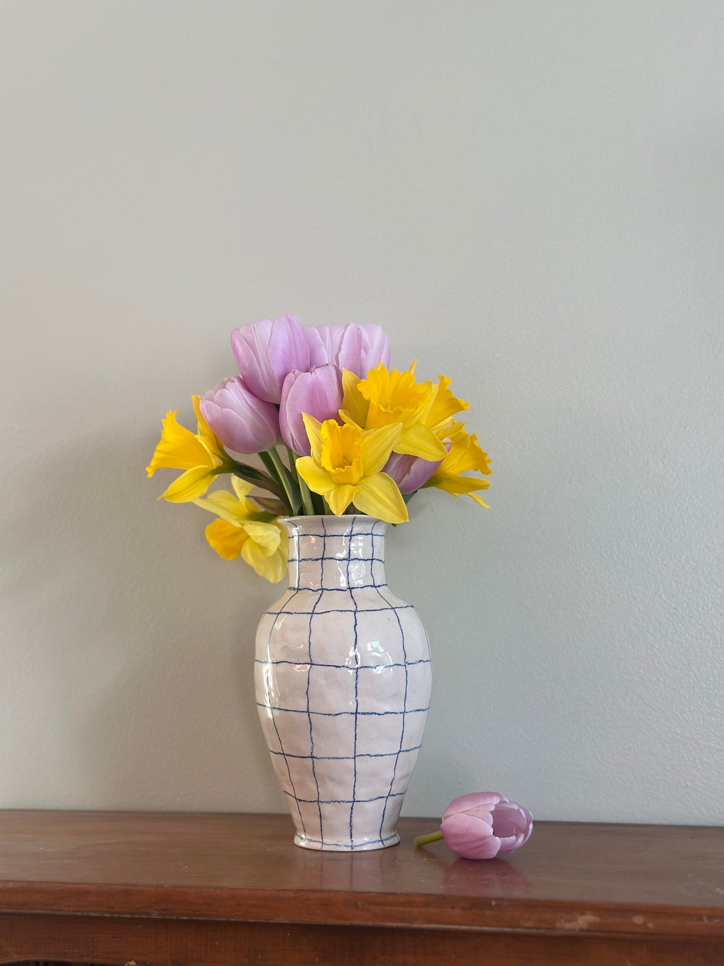 blue pencil grid vase